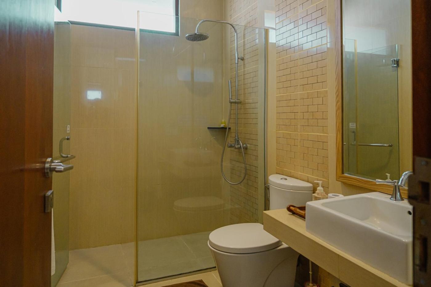 Oyama City View Villa 4 Bedrooms With A Private Swimming Pool Bandung Exterior photo